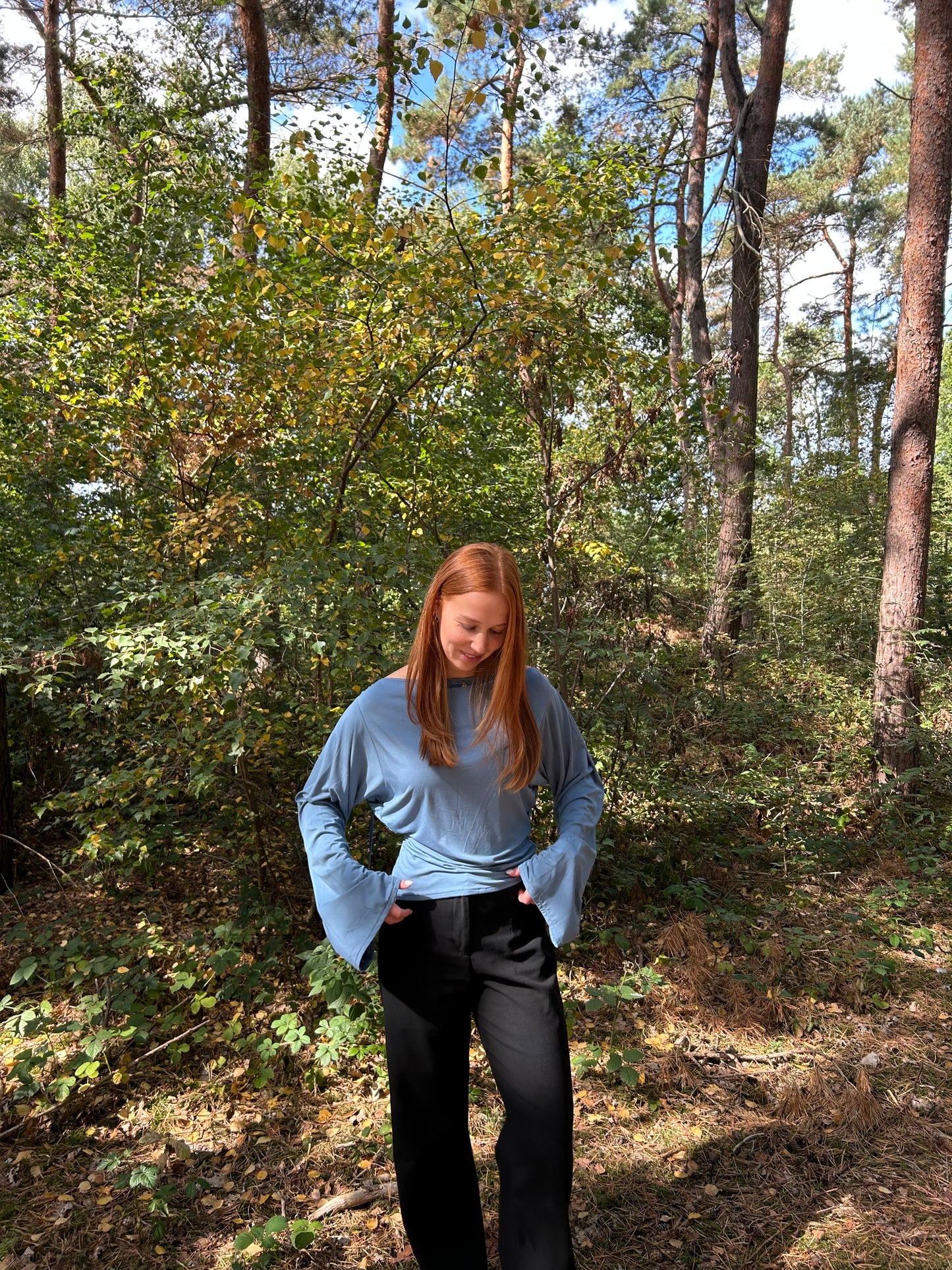Top Wide Sleeves Tight Waist Blue