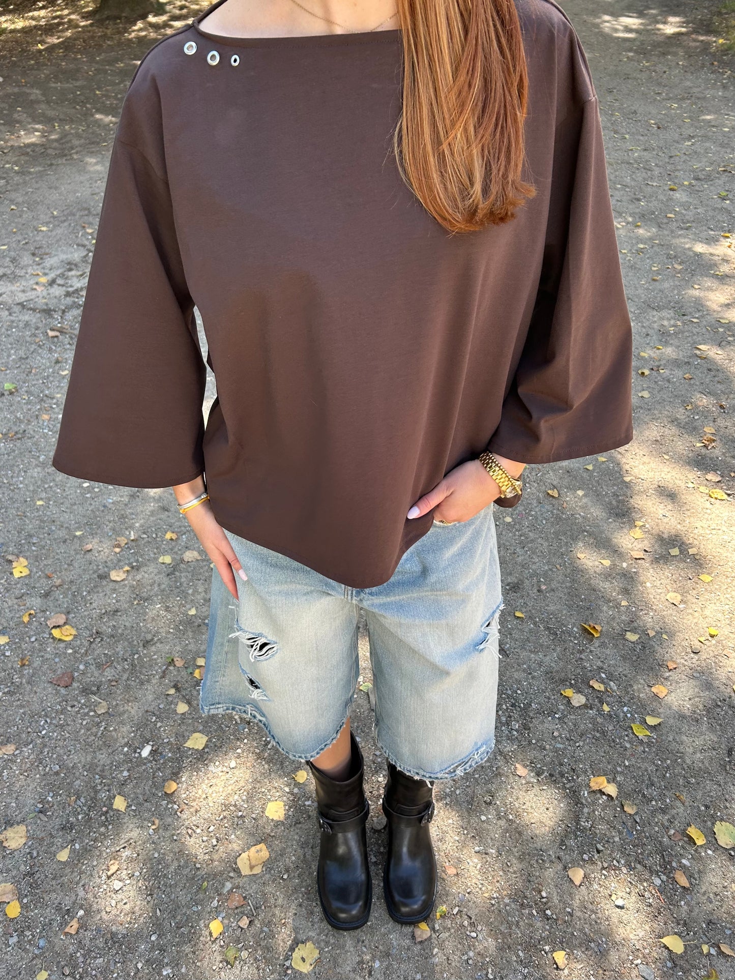 Tee With Ring Details Dark Brown