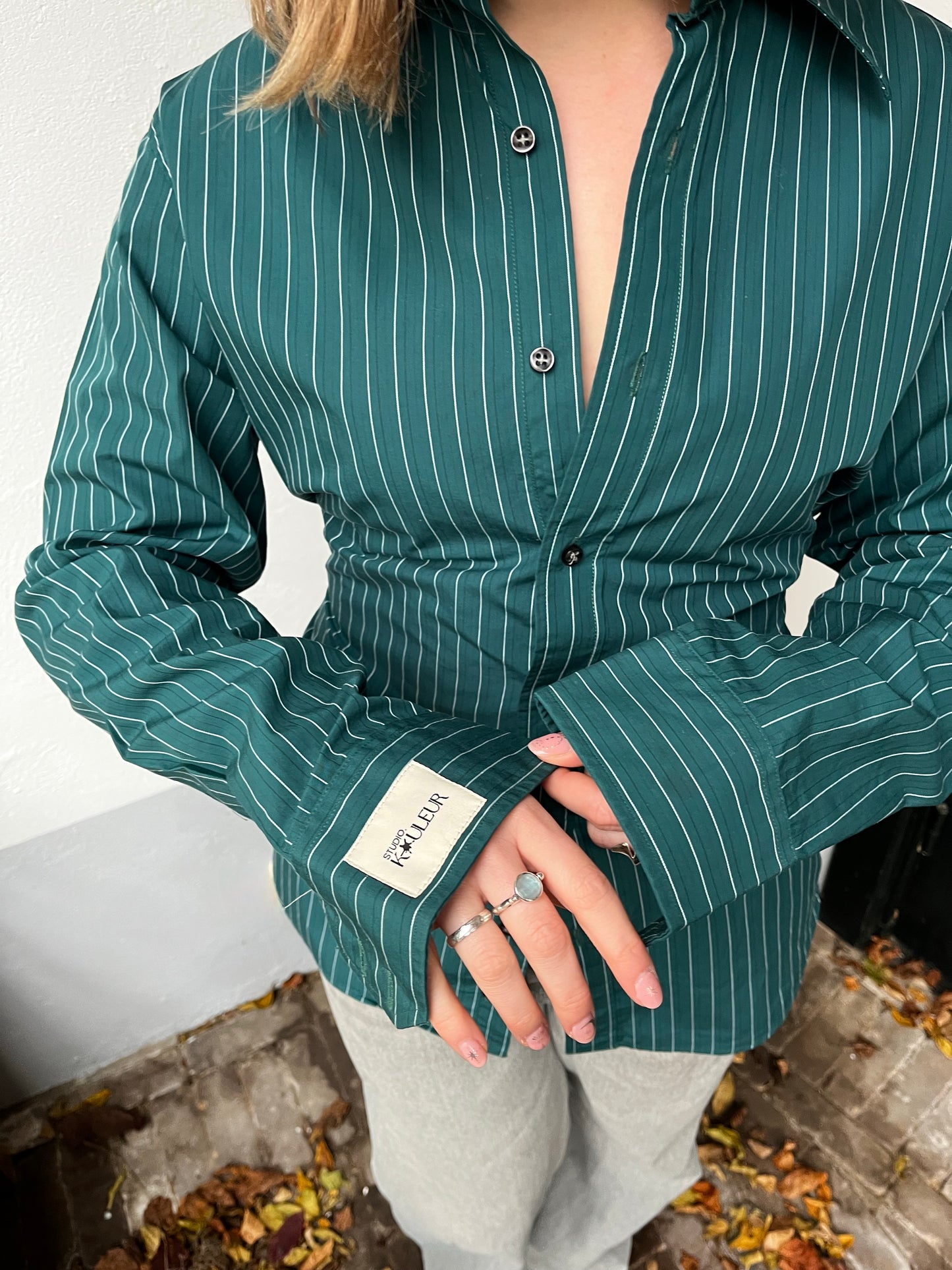 Blouse with an adjustable tight waist Green